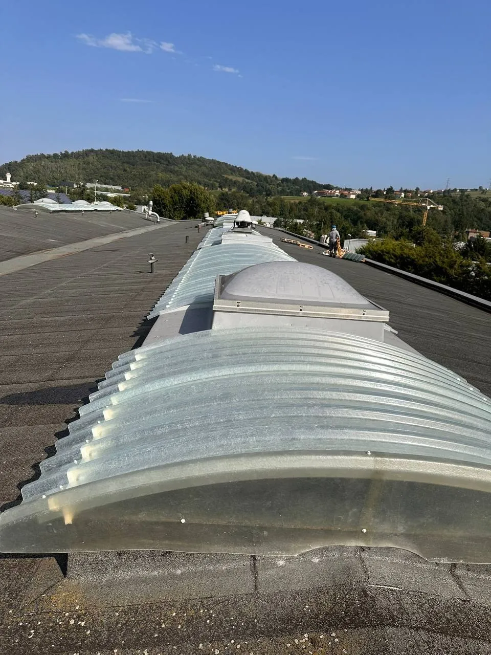 Couverture de bâtiment d’activité et voûtes d’éclairement