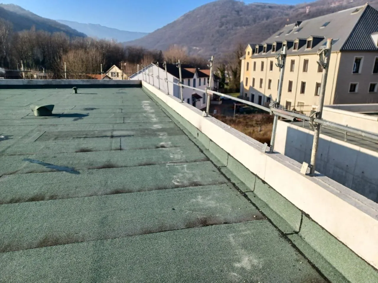 Toiture-terrasse du centre médico-psychologique de Vizille