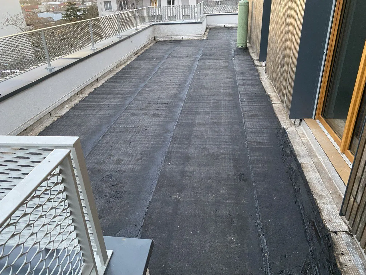 Terrasses de la résidence Jules Guesde à Vénissieux